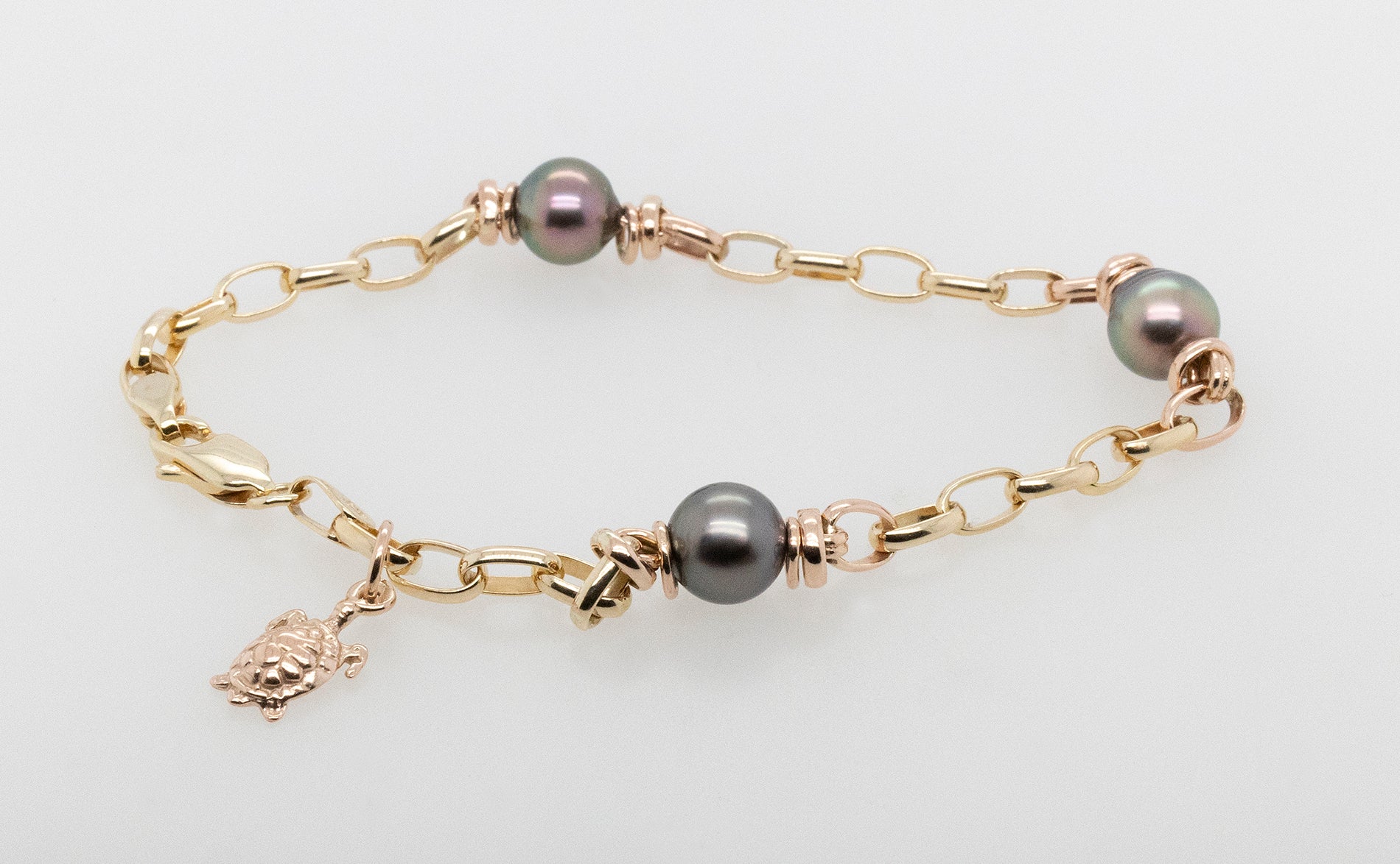 Pearl Bracelet with Turtle charm
