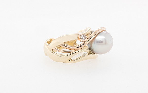 Abrolhos Island 10.4mm Pearl & Diamond Ring