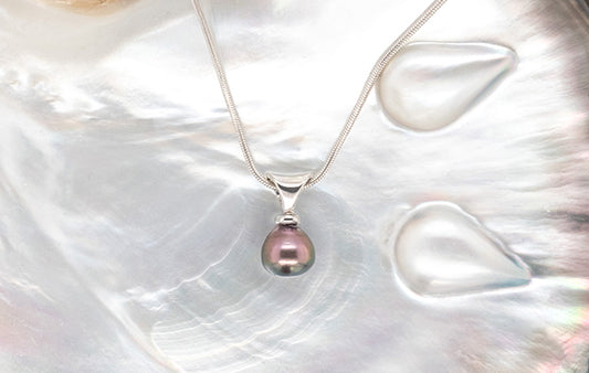 Pearl Pendant Drop 9W