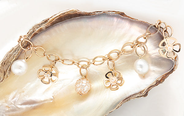 Geraldton Wax Knitted Broome Pearl Charm Bracelet