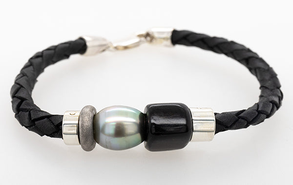 Bracelet Unisex Leather Pearl Titanium & Black Coral