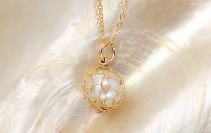 French Knitted Broome Pearl Pendant 9YR