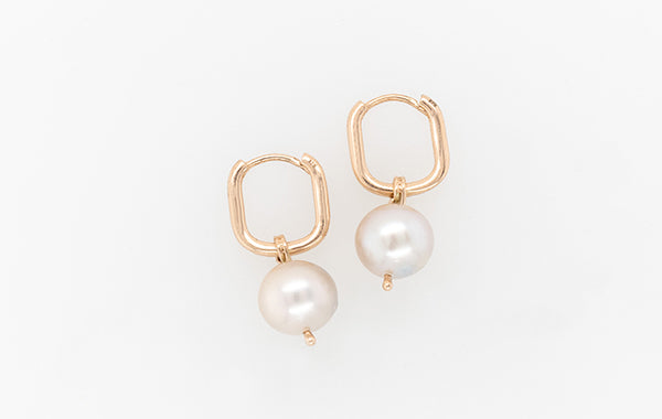 Pearl Huggies Earrings 8.85mm Akoya