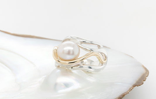 Akoya Pearl Two-Tone Swirl Ring