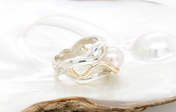 Akoya Pearl Two-Tone Swirl Ring