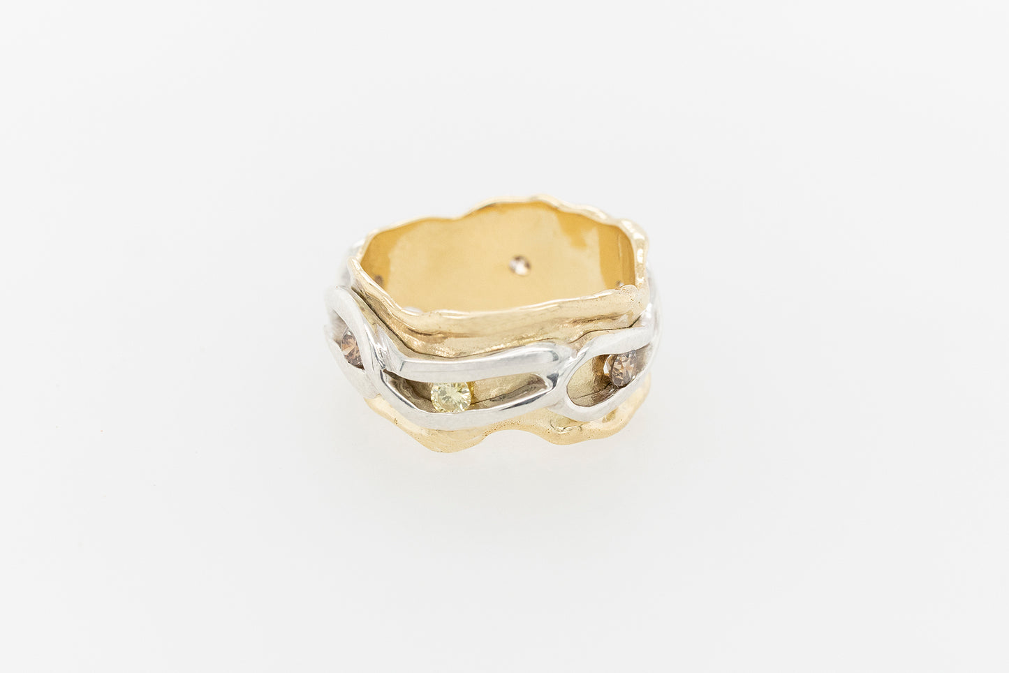 Fiddle Ring Moving with Champagne, Yellow and White Diamonds