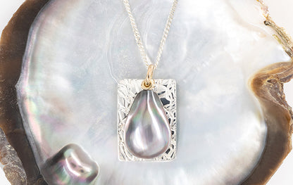 Mabe Embossed Layered Pendant
