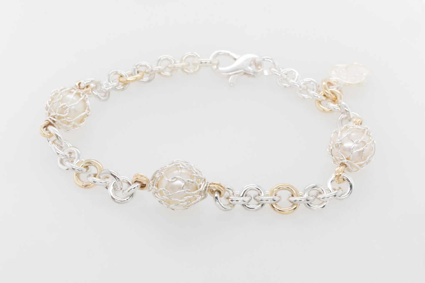 French Knitted Island Embossed Akoya Pearl Bracelet