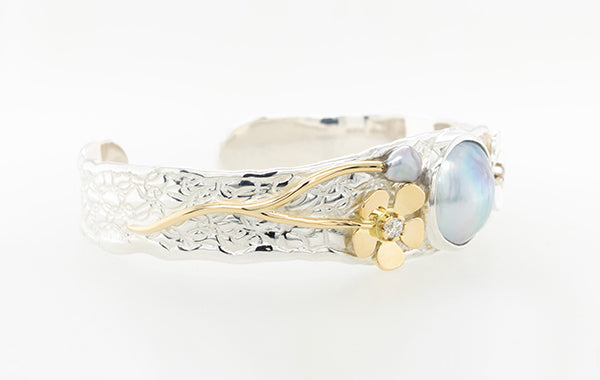 Geraldton Wax Mabe Cuff