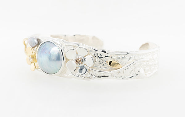 Geraldton Wax Mabe Cuff