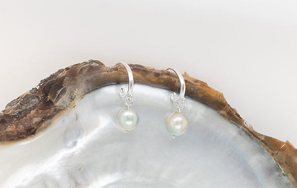 Pearl Earrings with Curled Hook