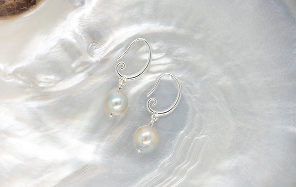 Pearl Earrings with Curled Hook