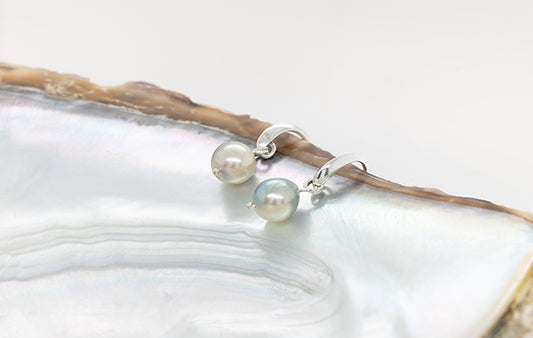 Pearl Earrings with Knife Edge Hook