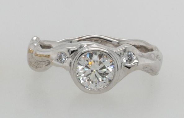 Molten 18W Gold and Diamond Ring
