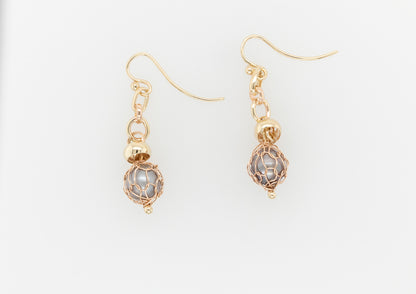 Abrolhos Pearl Knitted Chain Earrings 