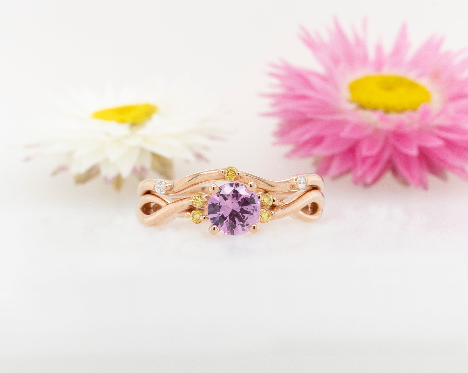 Yellow & White Diamond Wedder