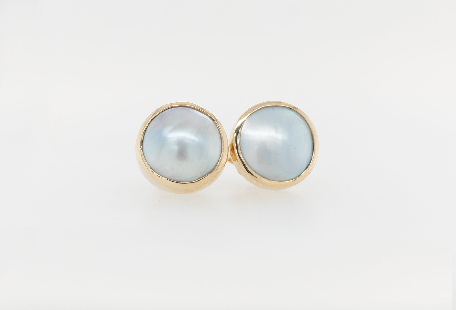 Mabe Studs 9ct YG
