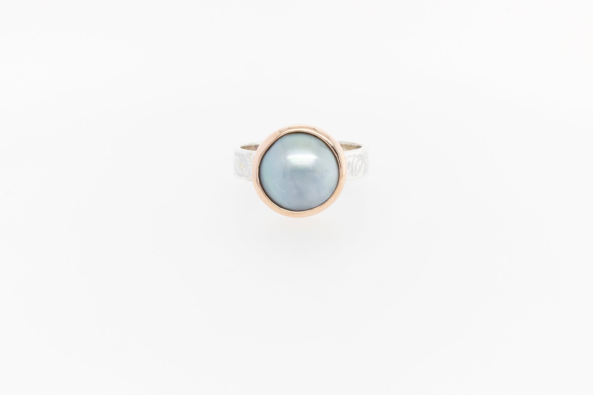 Embossed Mabe Ring Silver and Rose