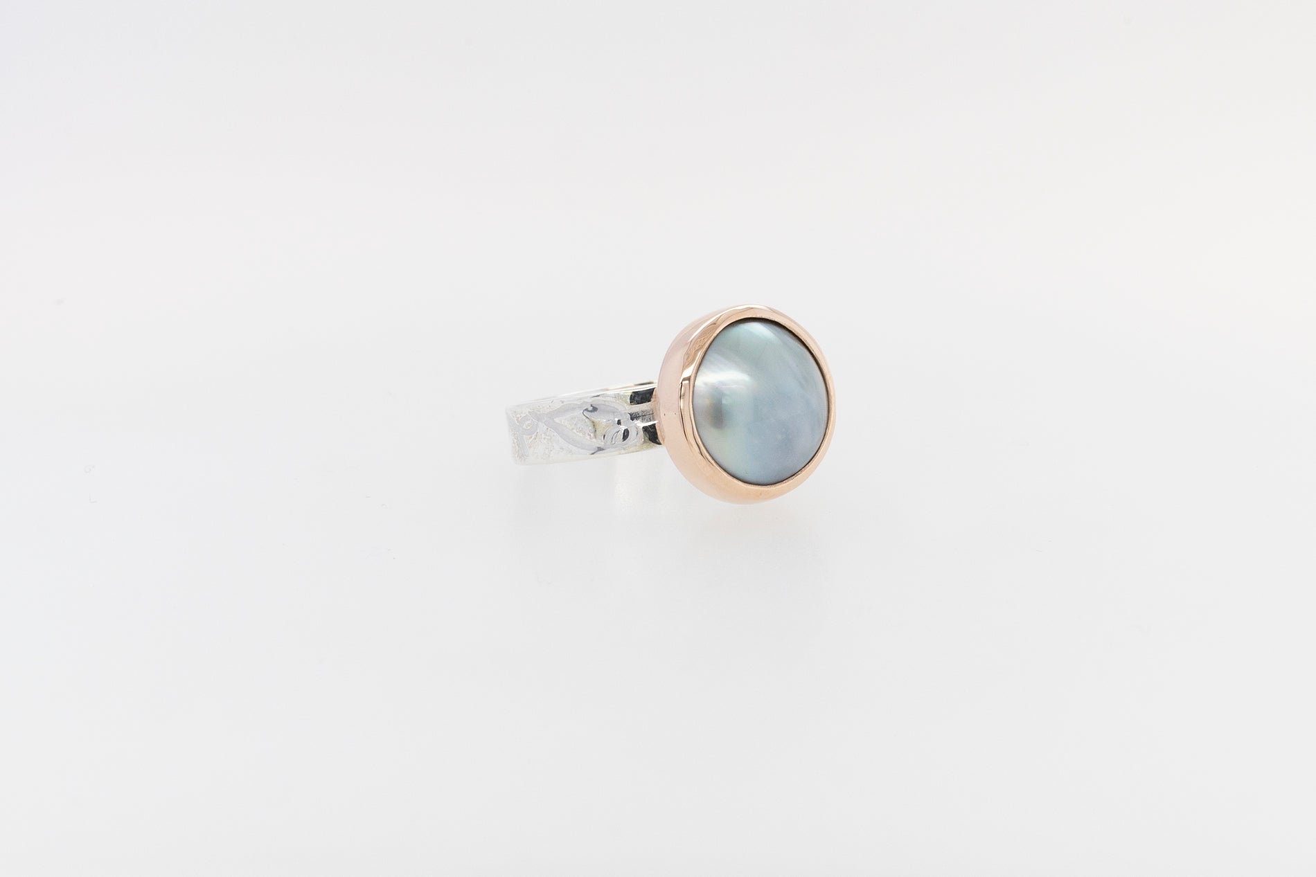 Embossed Mabe Ring Silver and Rose
