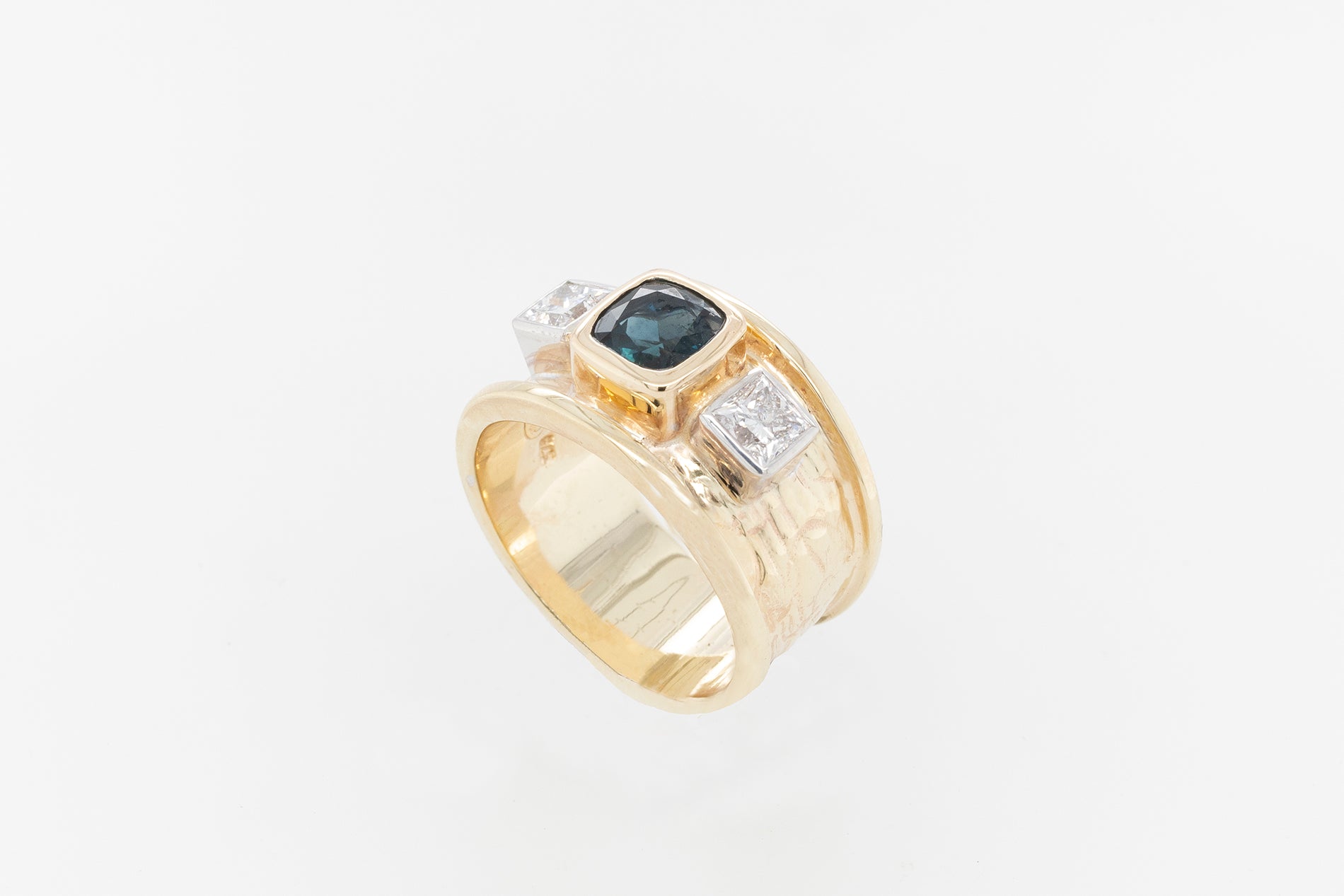 Sapphire & Diamond Embossed Ring
