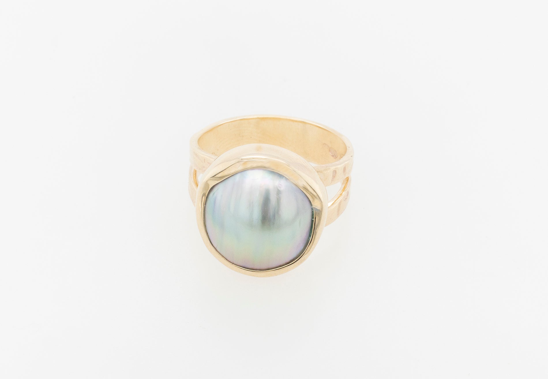 Mabe Split Shank Embossed Ring 9Y