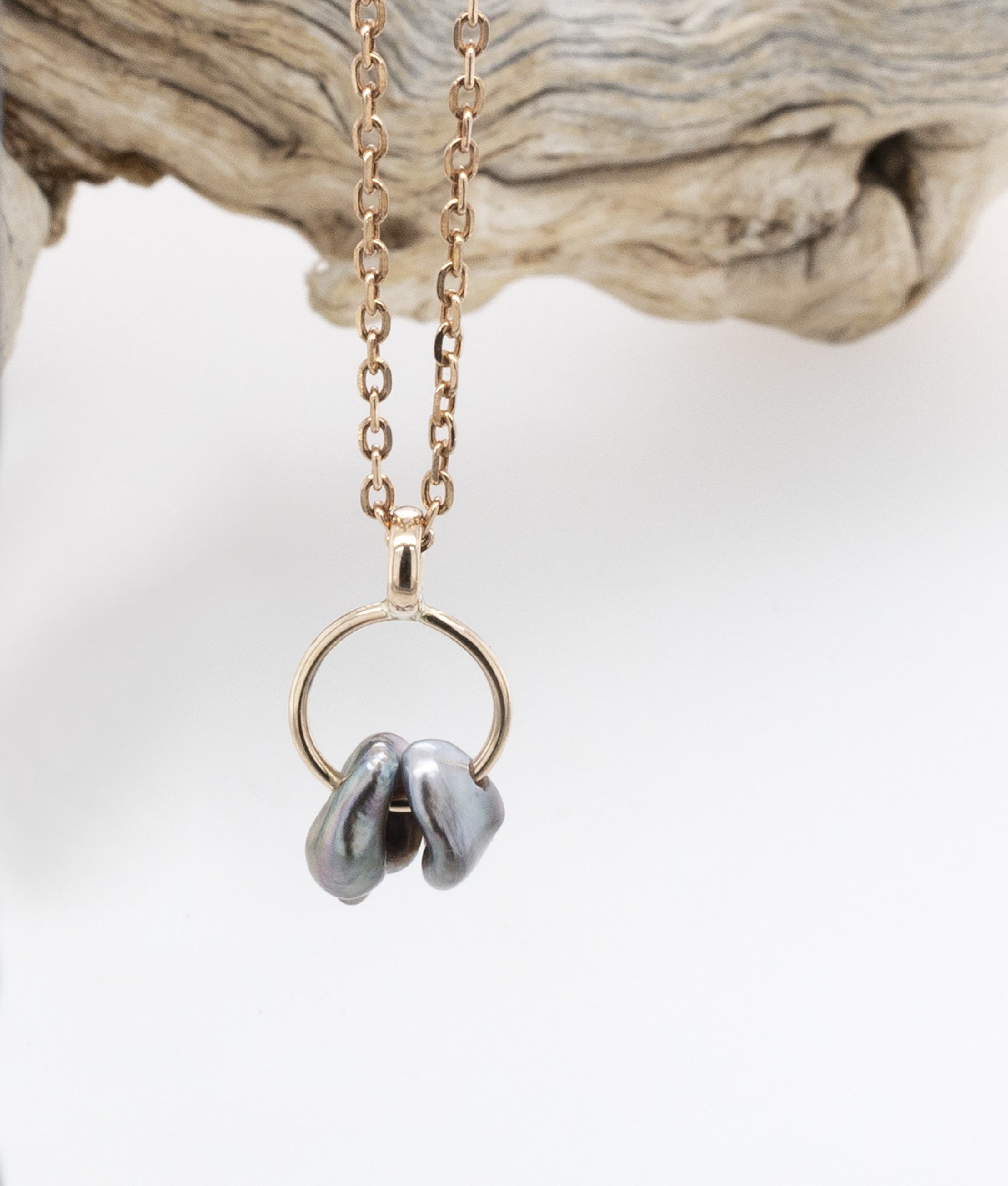 Double Abrolhos Keshi Swing Pendant 