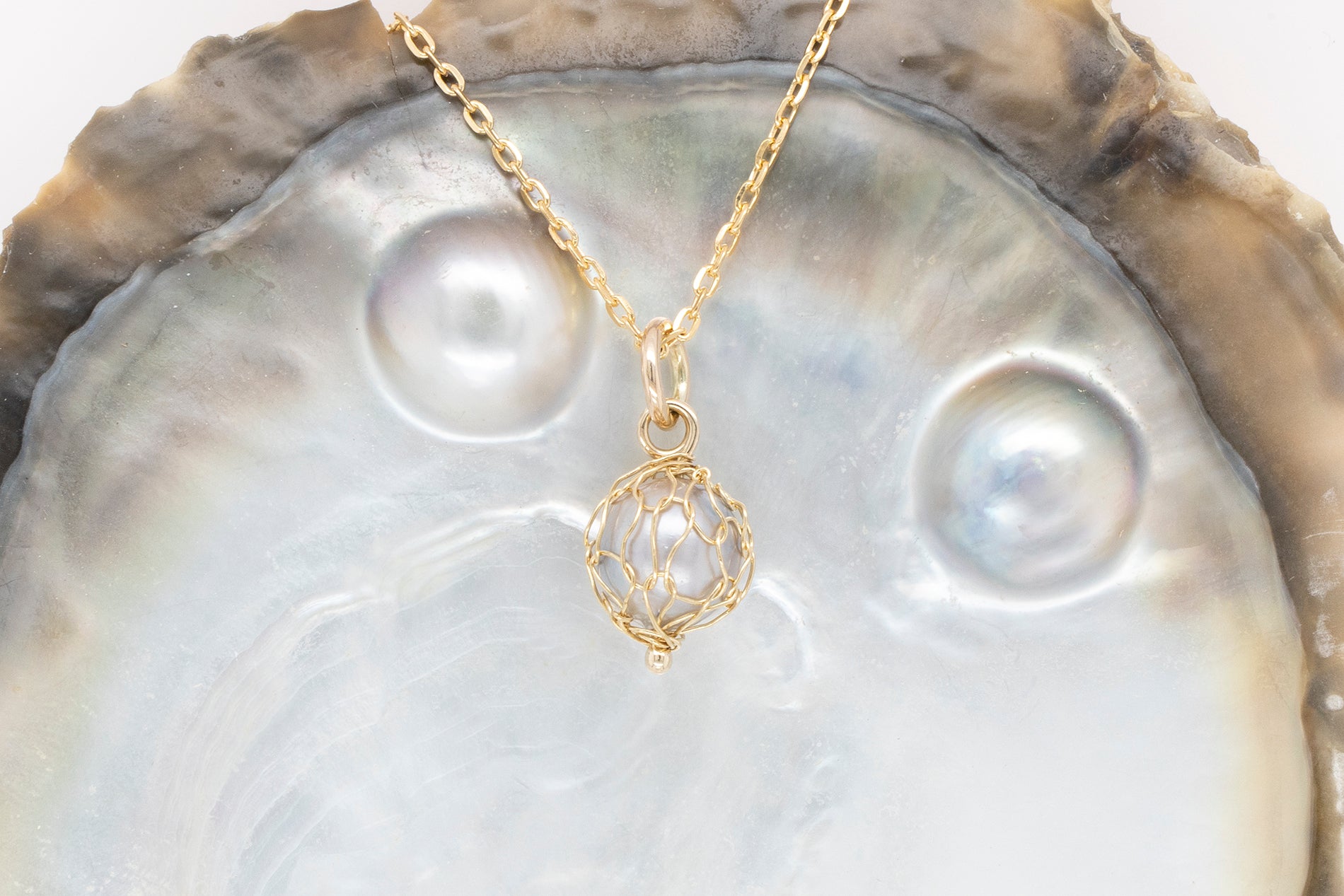 Pearl Knit Pendant 