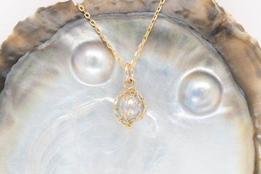 Pearl Knit Pendant 