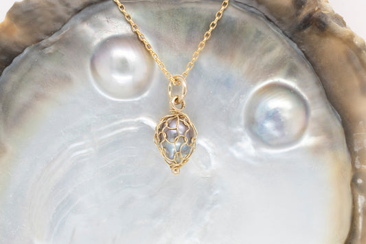 Pearl Knit Pendant