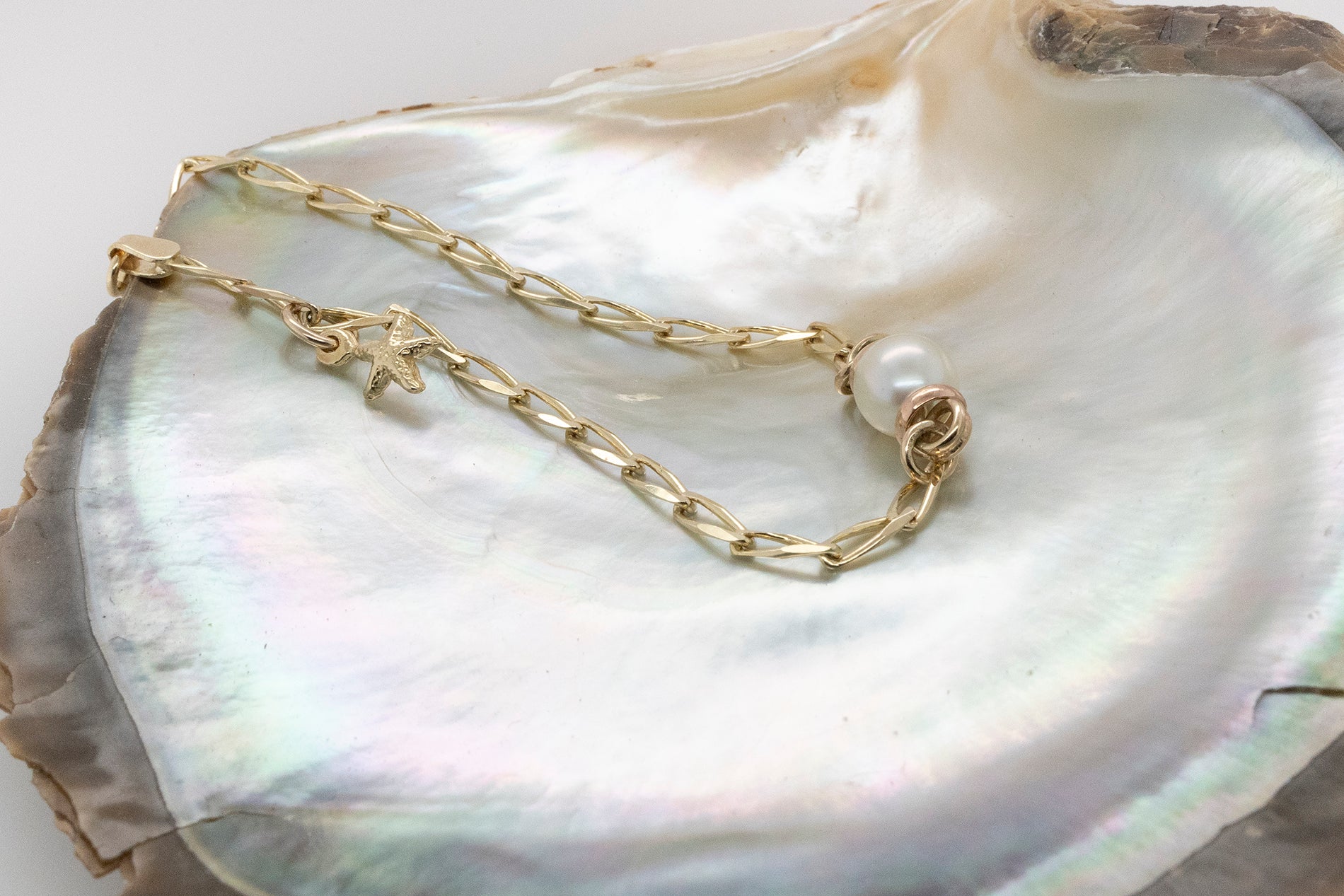 Pearl Bracelet with starfish charm