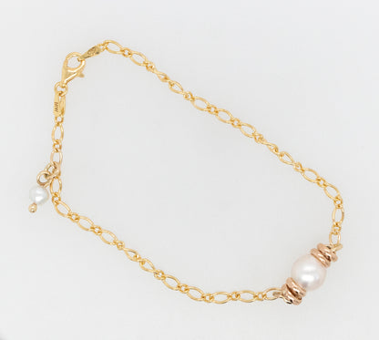 Pearl Bracelet with Keshi charm