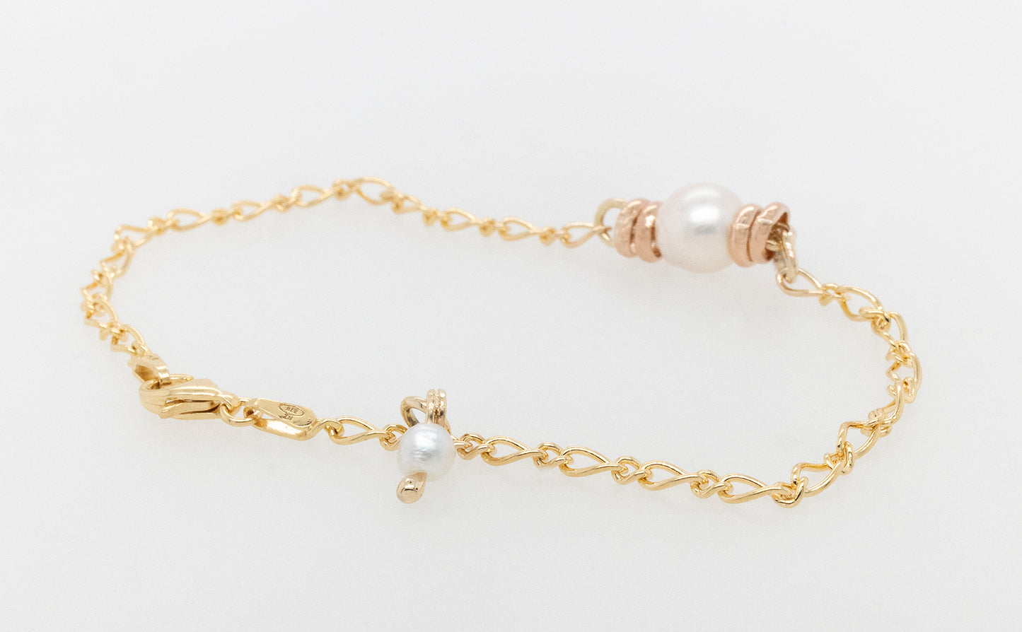 Pearl Bracelet with Keshi charm