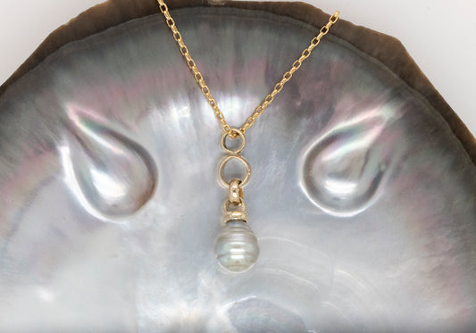 Circle Drop Pearl Belcher Pendant