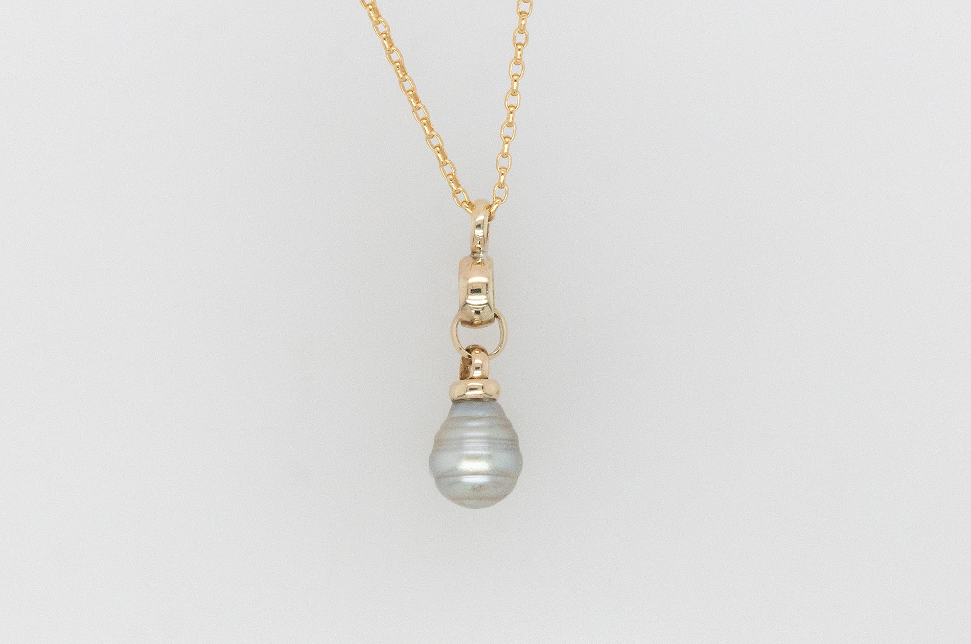 Circle Drop Pearl Belcher Pendant