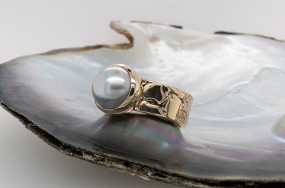 Abrolhos Islands half pearl Embossed Ring