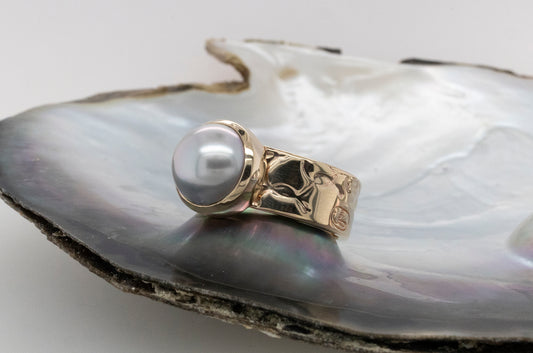 Abrolhos Islands half pearl Embossed Ring