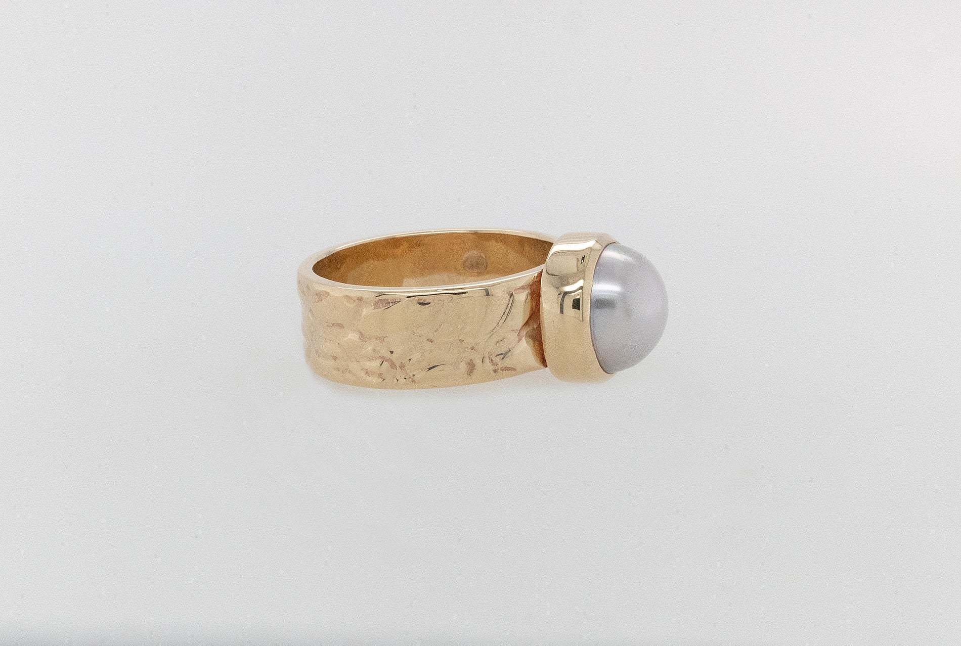 Abrolhos Islands half pearl Embossed Ring