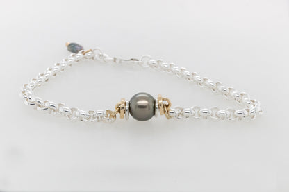 Pearl Belcher bracelet with Keshi Charm