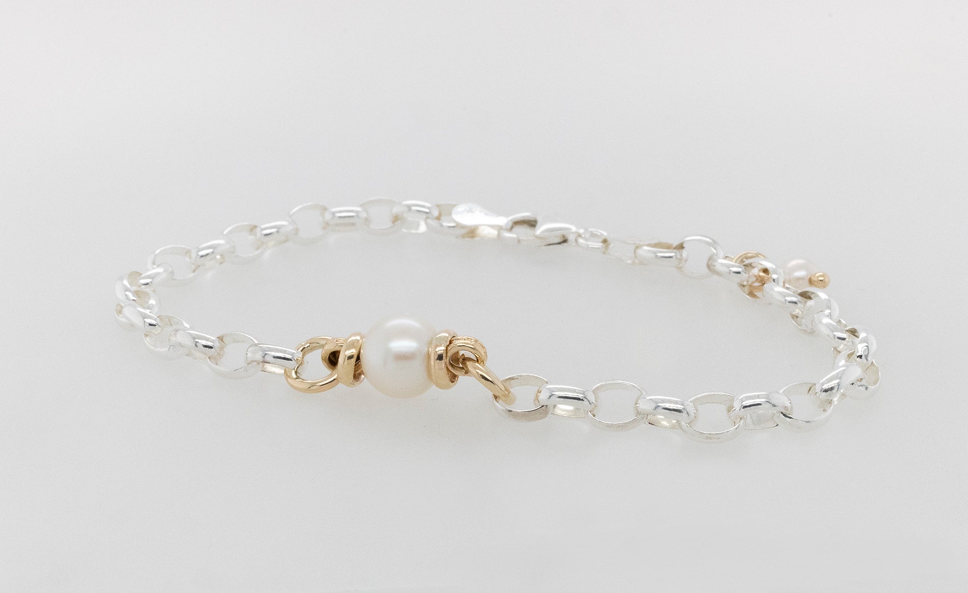Akoya Pearl Bracelet with mini Akoya Charm