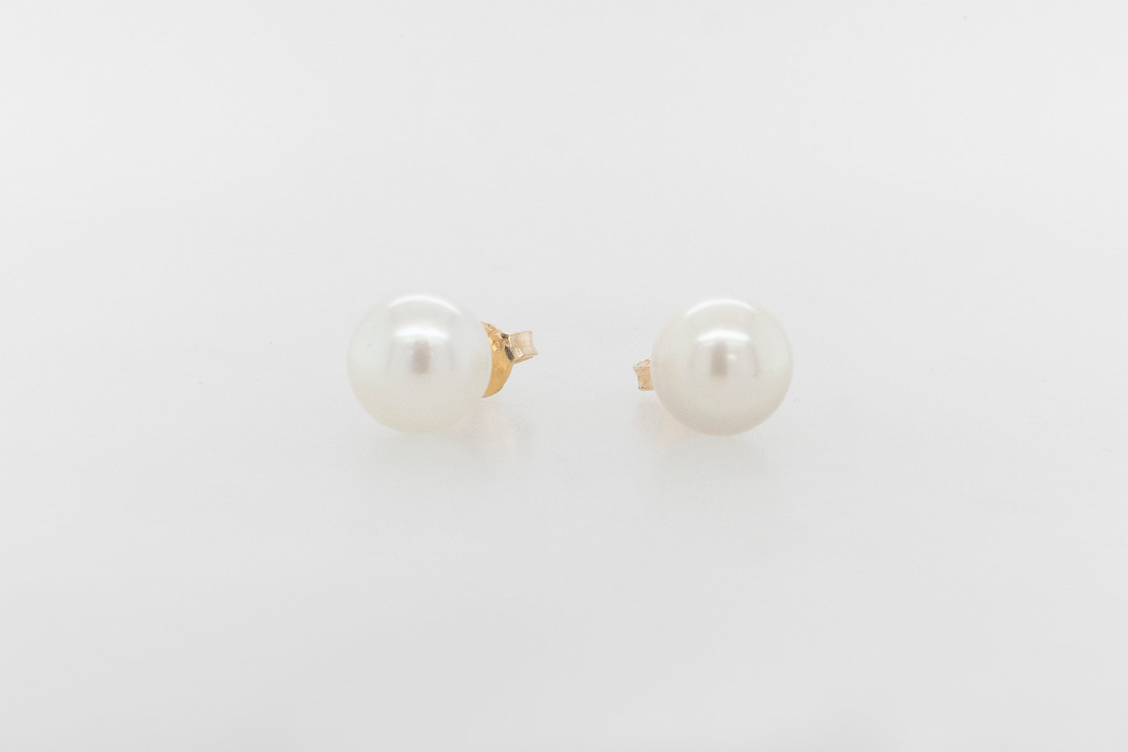 Pearl Screw-Back Sud Earrings