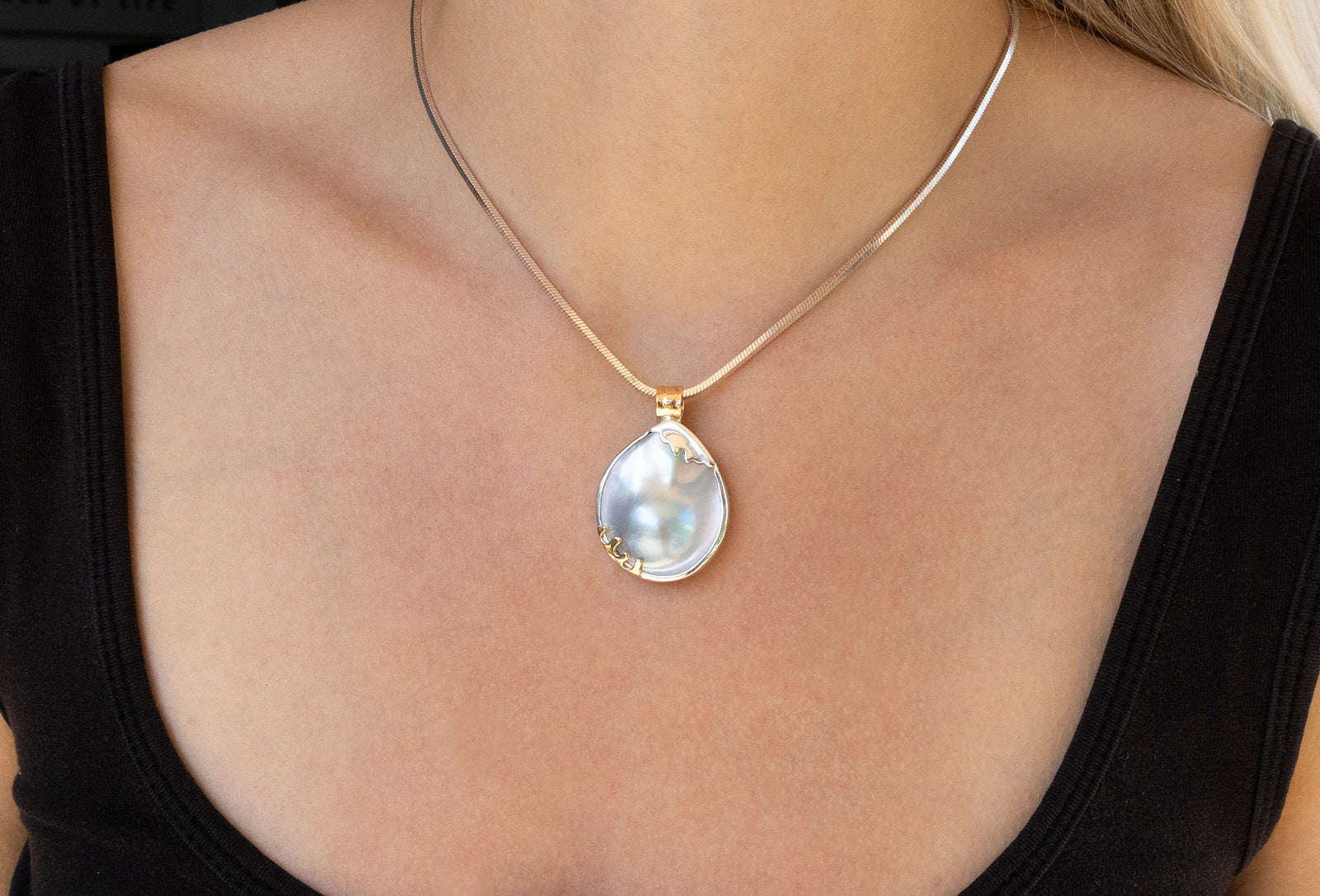 Abrolhos Islands Mabe Pearl Pendant