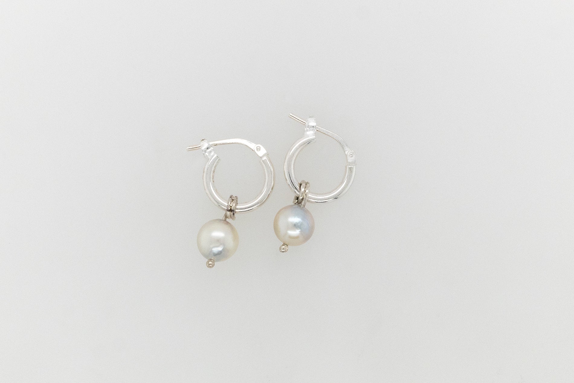 Abrolhos Pearl Hoop Earring