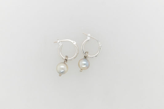 Abrolhos Pearl Hoop Earring