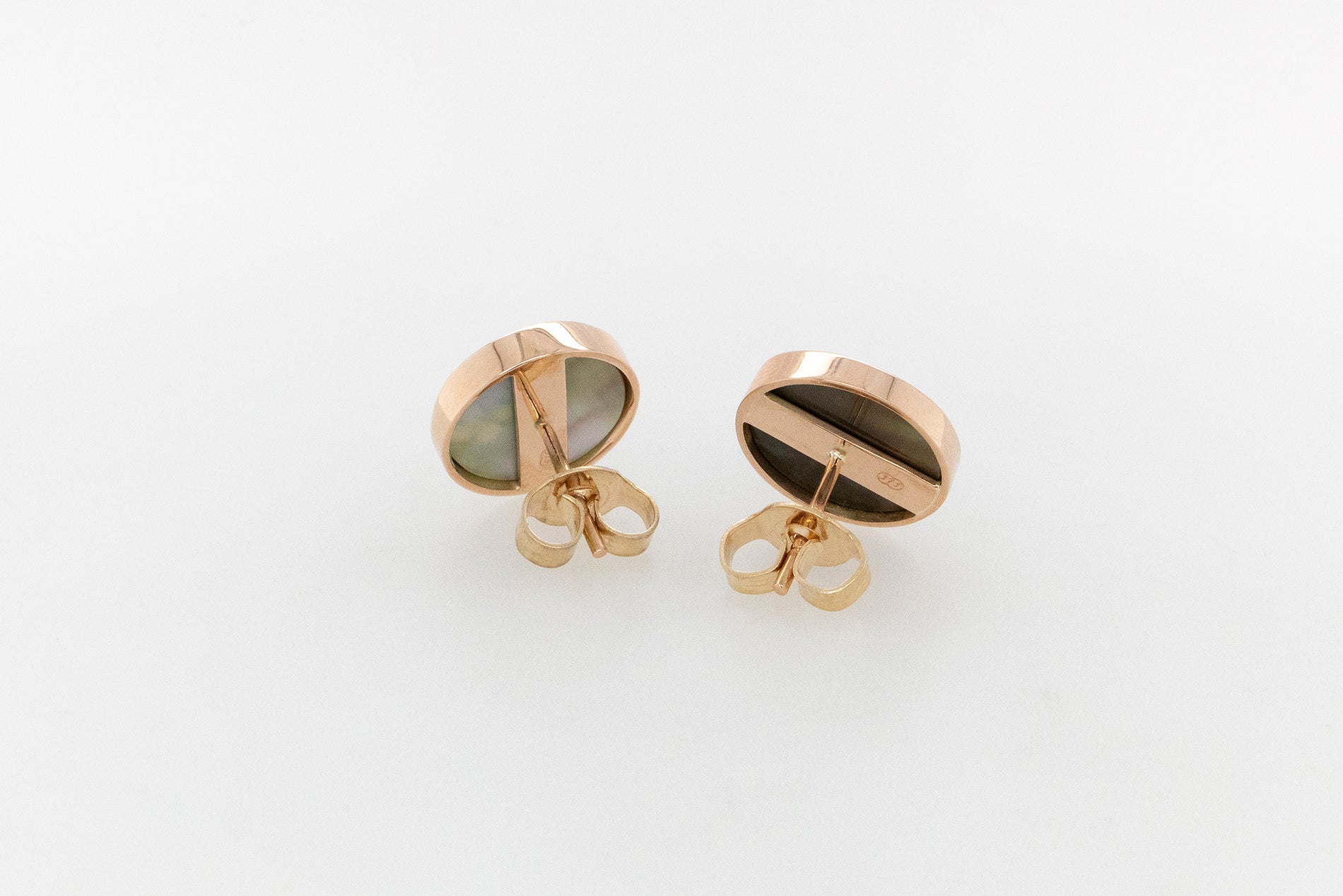 Abrolhos Mabe Stud Earrings