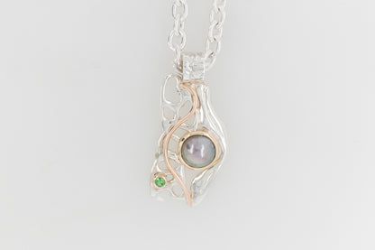 Tsavorite Garnet and Abrolhos Pearl Oceania Pendant