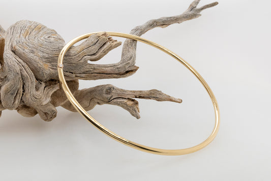Solid 18ct Gold Full Round Bangle with Diamond