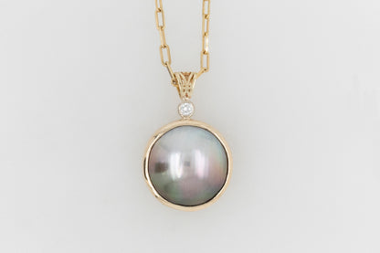 Abrolhos Islands Mabe Pearl Pendant with Diamond