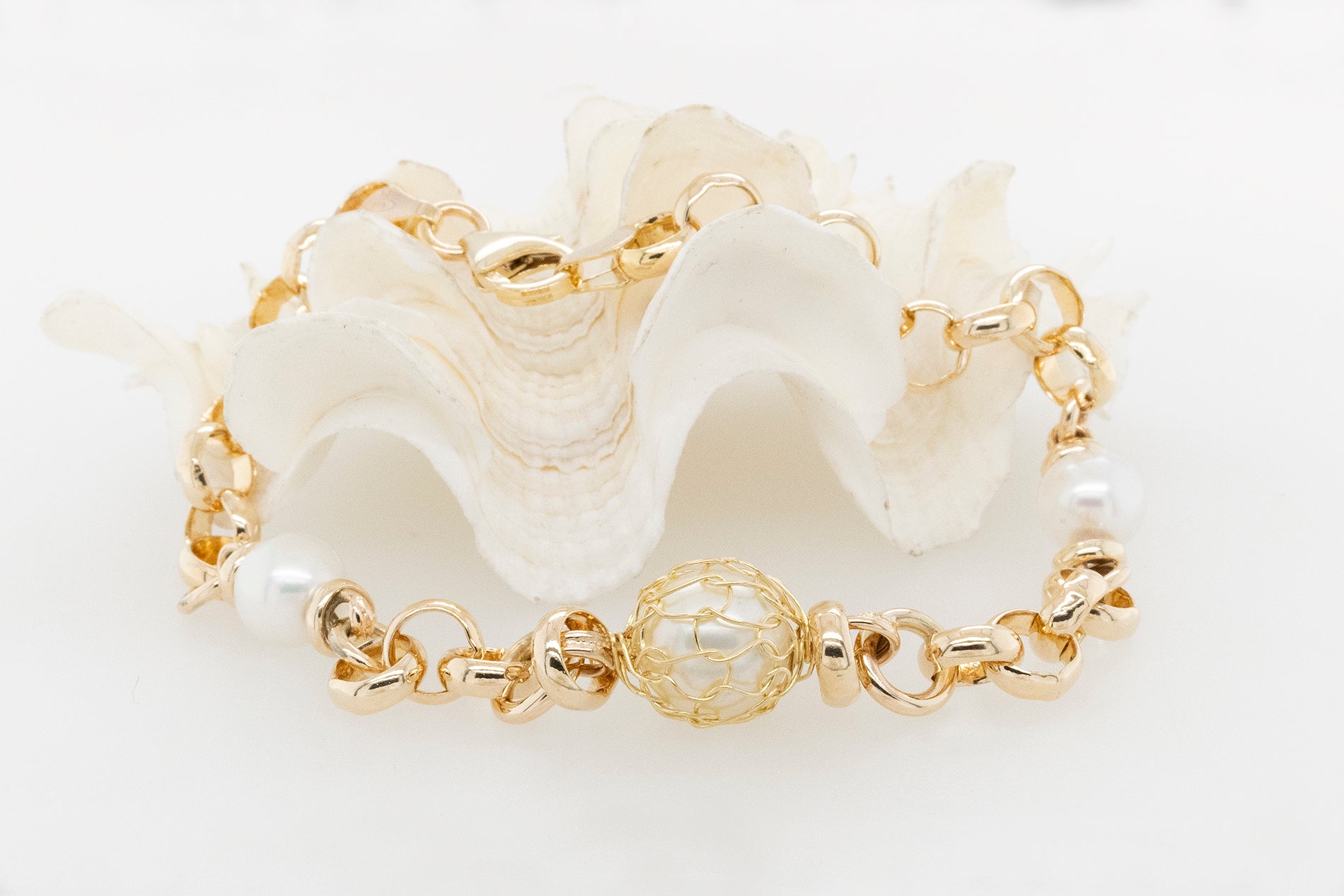 French Knitted Akoya Pearl Belcher Bracelet