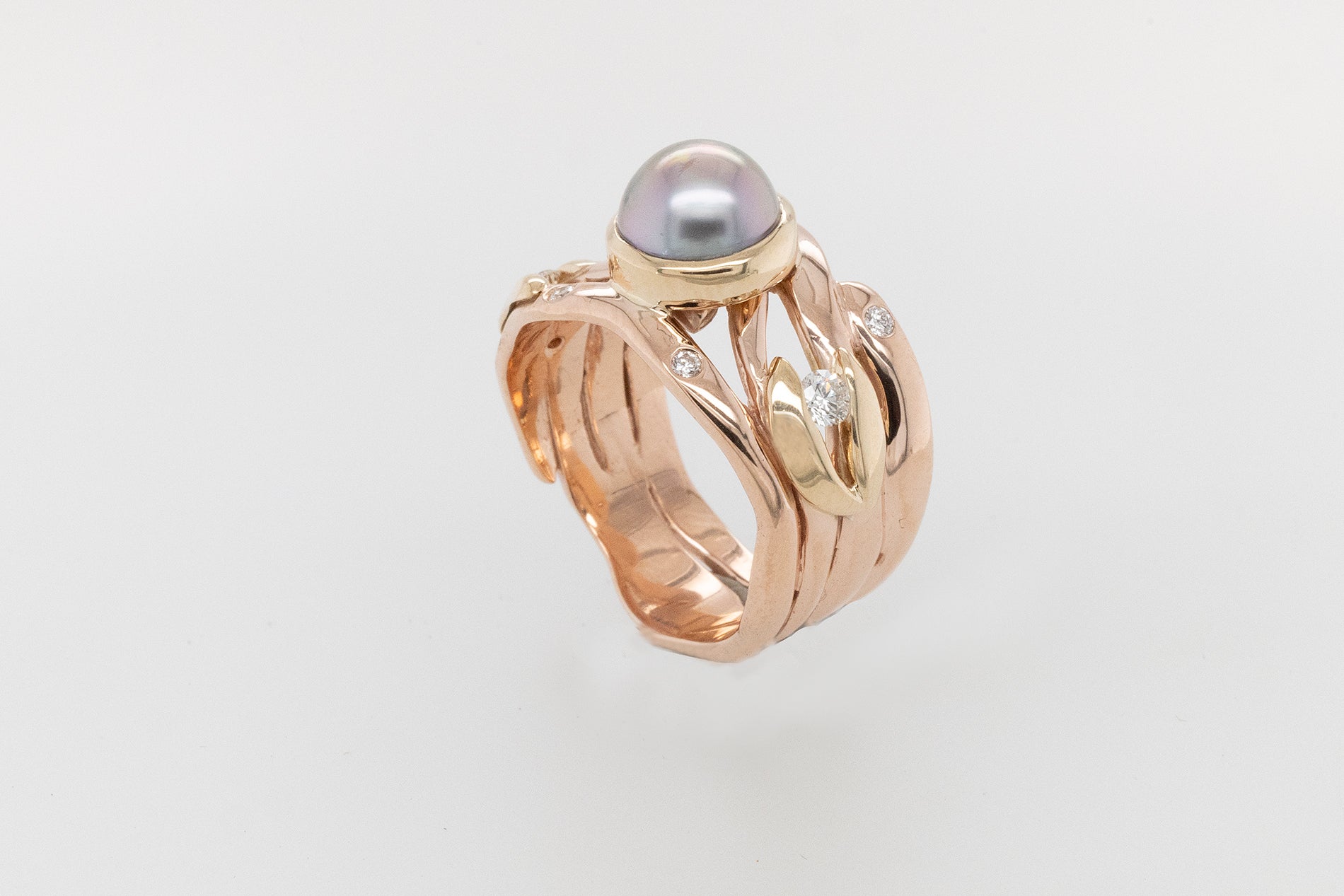 Diamond & Pearl Seaweed Ring