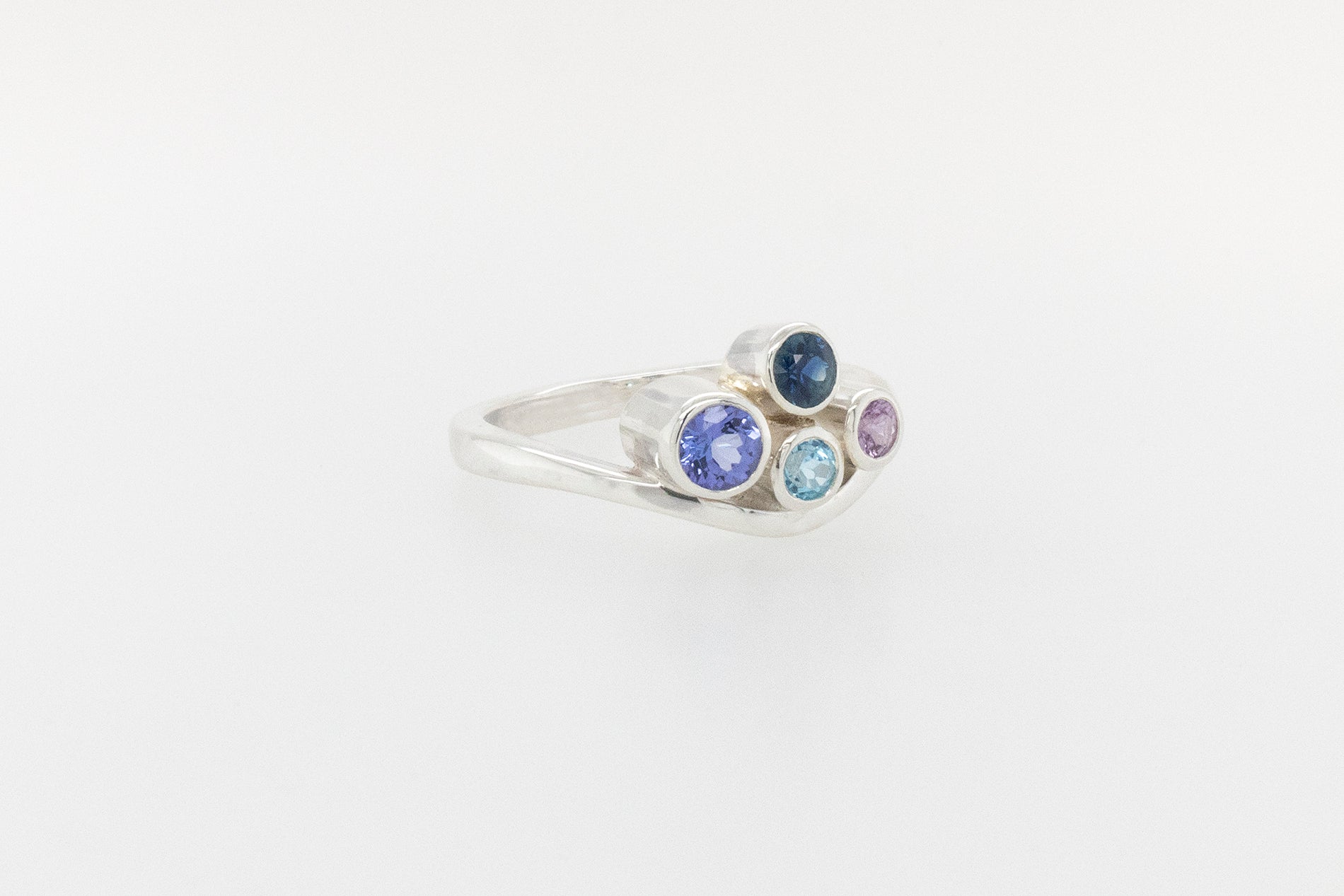 Coloured stone cluster ring 